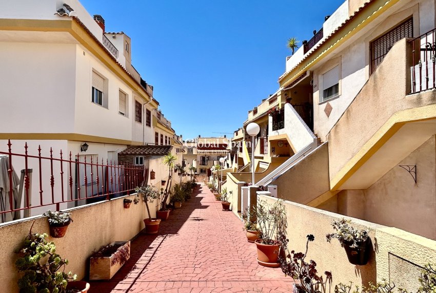 Wiederverkauf - WOHNUNG -
LA ZENIA - Costa Blanca