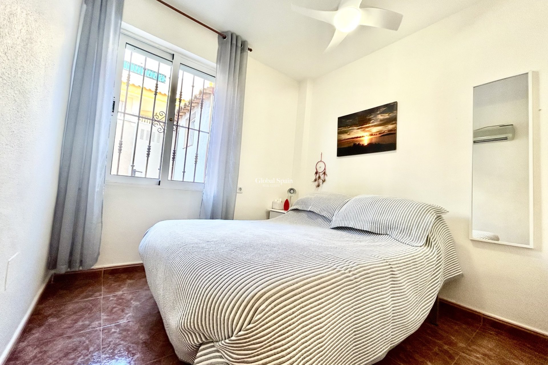 Wiederverkauf - WOHNUNG -
LA ZENIA - Costa Blanca