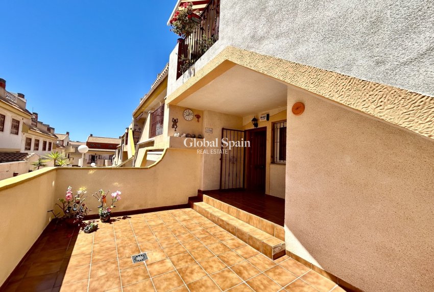 Wiederverkauf - WOHNUNG -
LA ZENIA - Costa Blanca