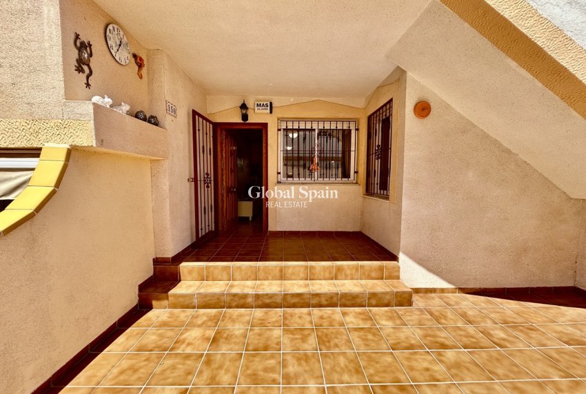 Wiederverkauf - WOHNUNG -
LA ZENIA - Costa Blanca