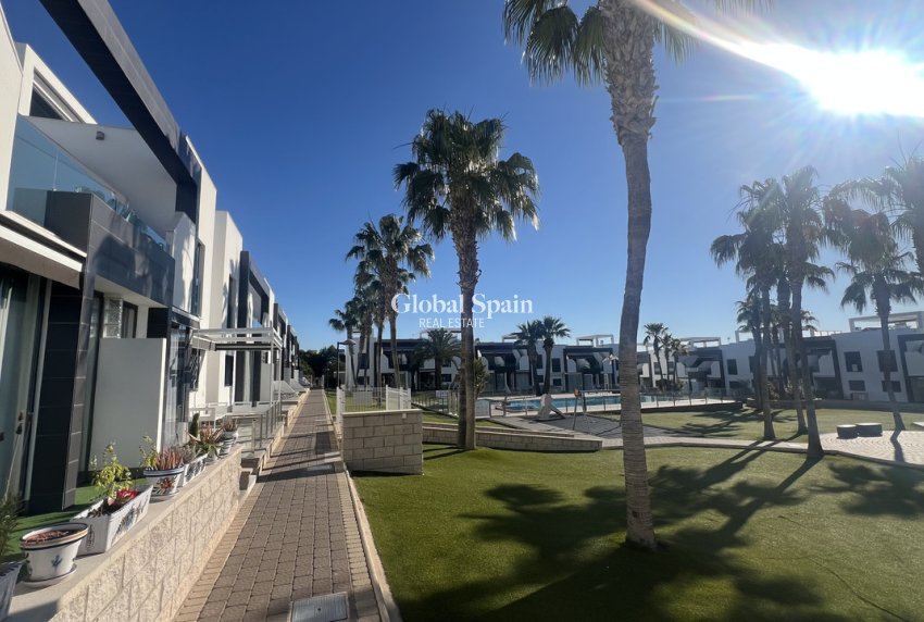 Wiederverkauf - WOHNUNG -
LA ZENIA - Costa Blanca