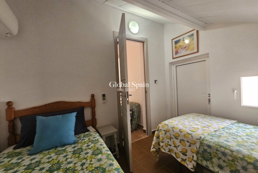 Wiederverkauf - WOHNUNG -
LA ZENIA - Costa Blanca