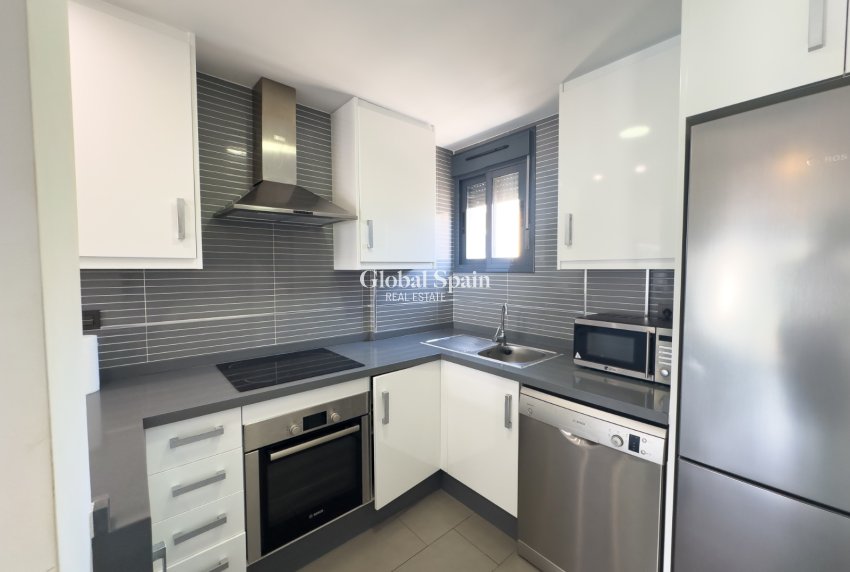 Wiederverkauf - WOHNUNG -
LA ZENIA - Costa Blanca