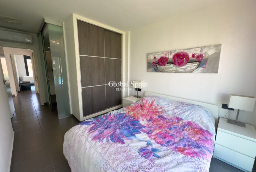 Wiederverkauf - WOHNUNG -
LA ZENIA - Costa Blanca