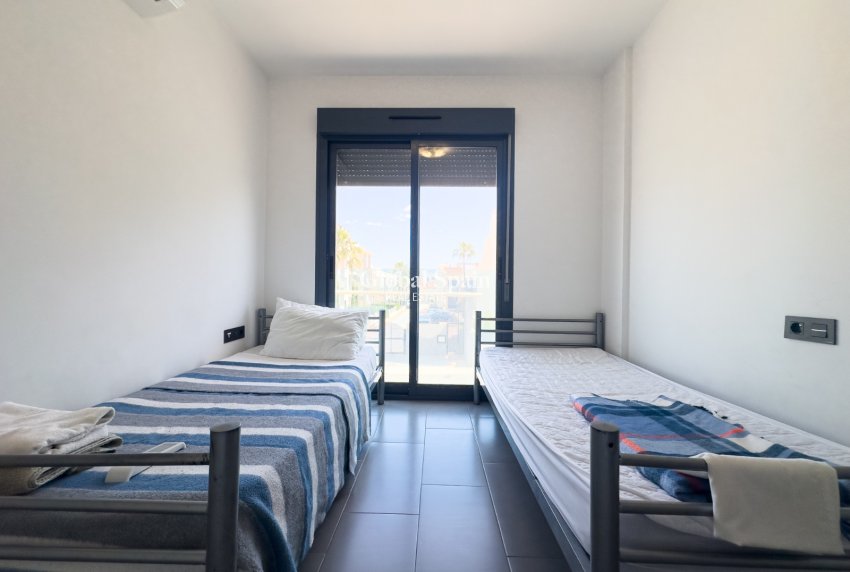 Wiederverkauf - WOHNUNG -
LA ZENIA - Costa Blanca