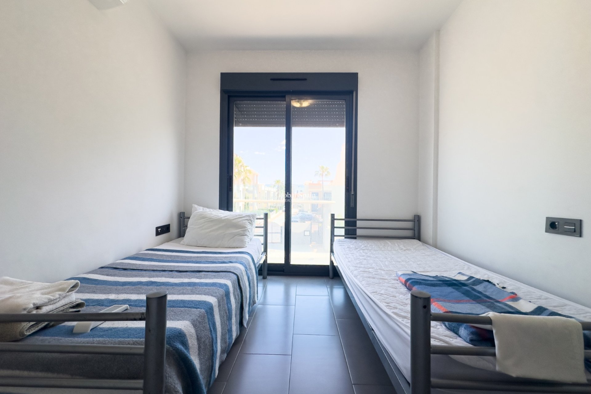 Wiederverkauf - WOHNUNG -
LA ZENIA - Costa Blanca