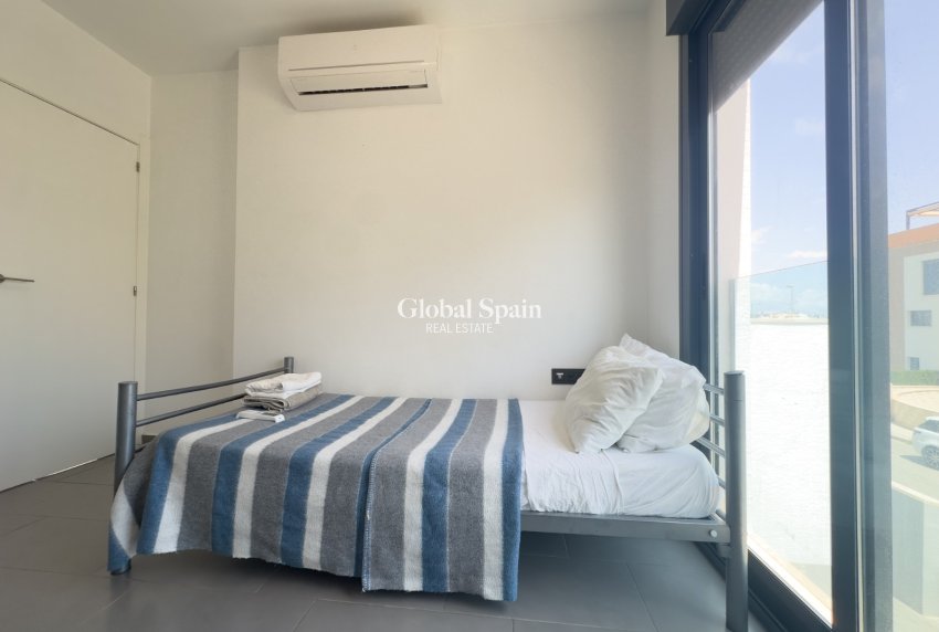 Wiederverkauf - WOHNUNG -
LA ZENIA - Costa Blanca