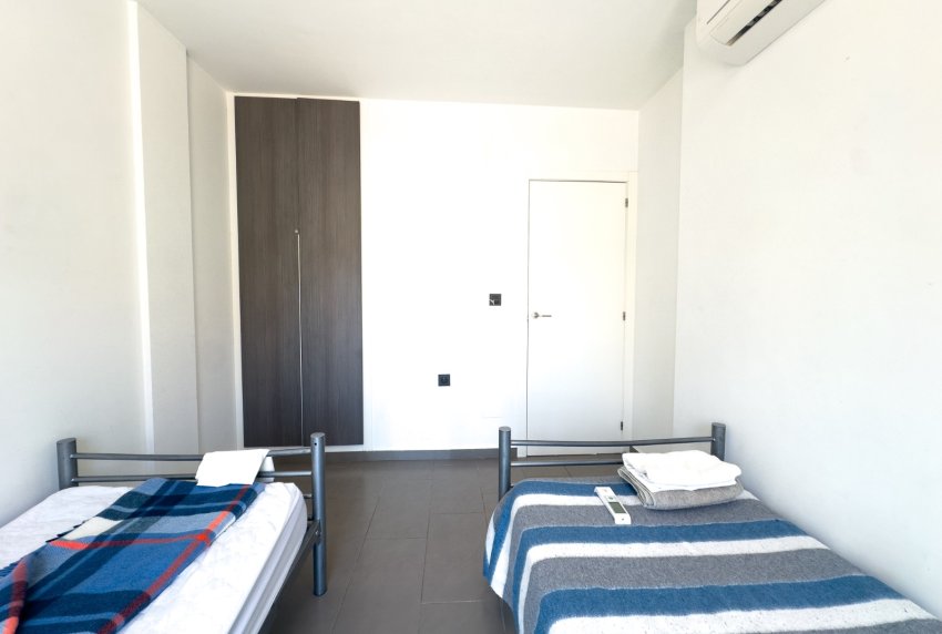 Wiederverkauf - WOHNUNG -
LA ZENIA - Costa Blanca
