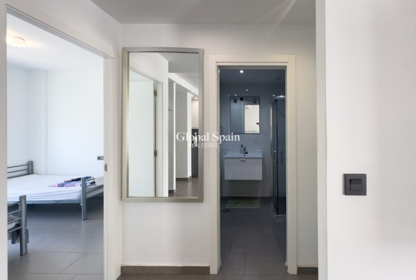 Wiederverkauf - WOHNUNG -
LA ZENIA - Costa Blanca