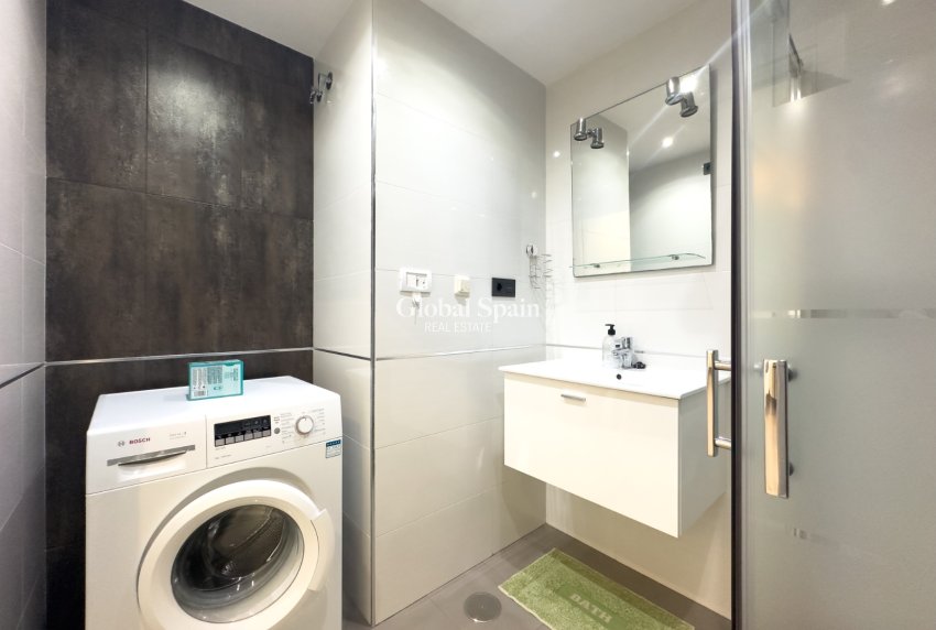 Wiederverkauf - WOHNUNG -
LA ZENIA - Costa Blanca
