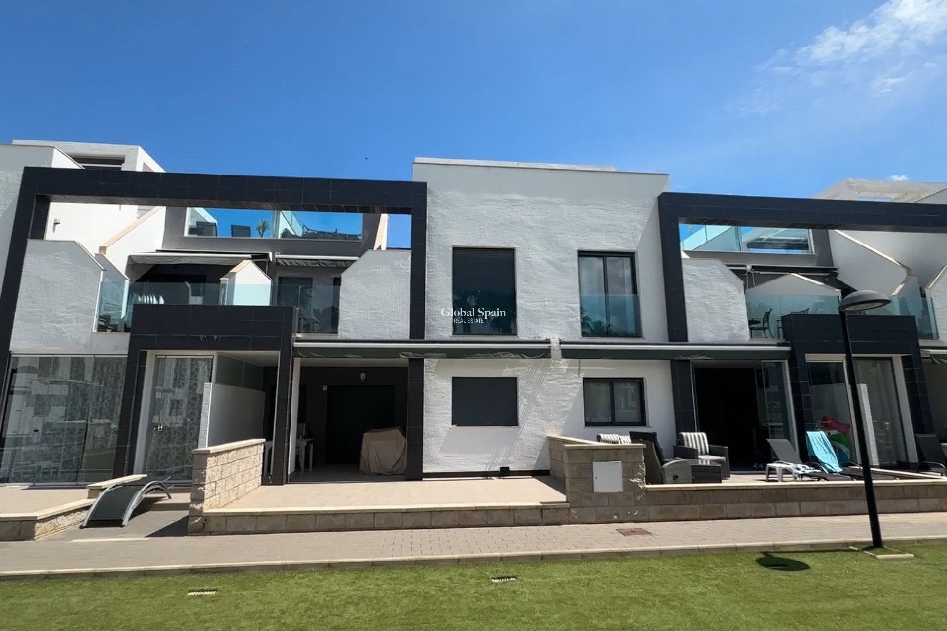 Wiederverkauf - WOHNUNG -
LA ZENIA - Costa Blanca