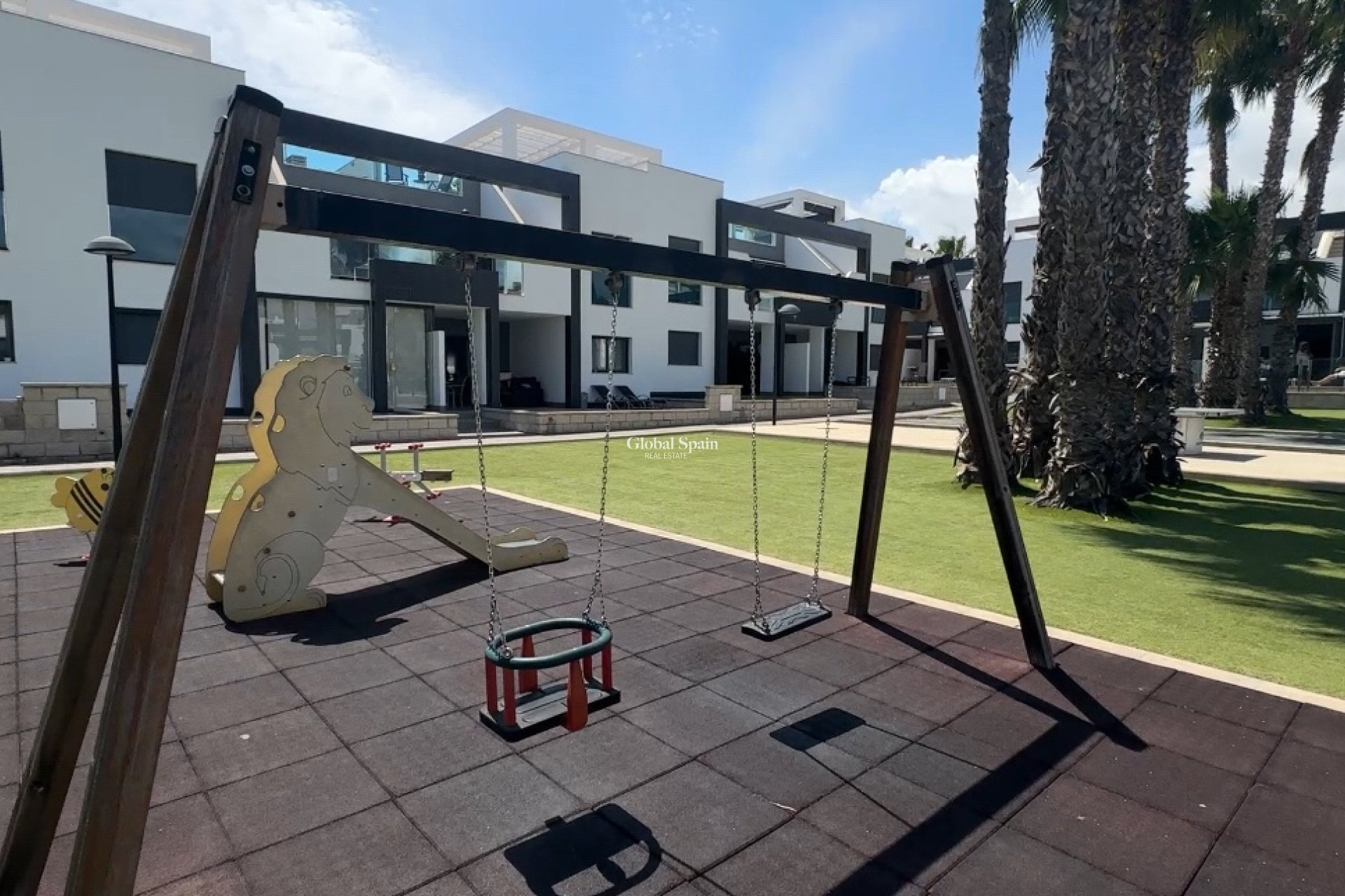 Wiederverkauf - WOHNUNG -
LA ZENIA - Costa Blanca