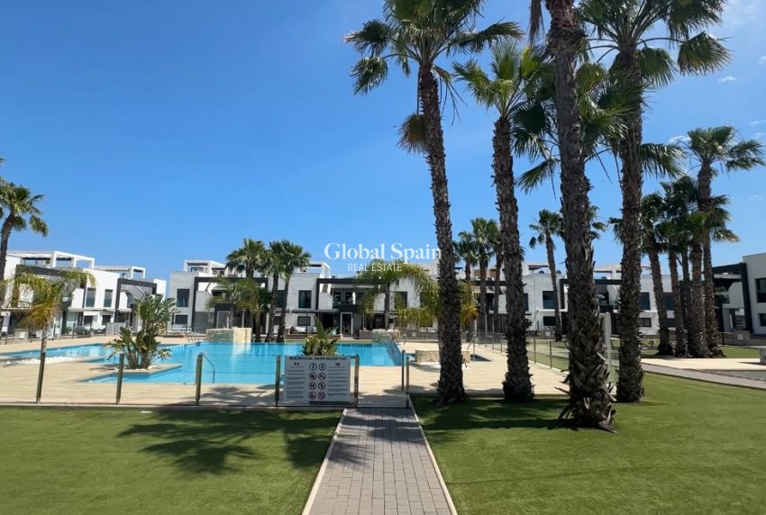 Wiederverkauf - WOHNUNG -
LA ZENIA - Costa Blanca
