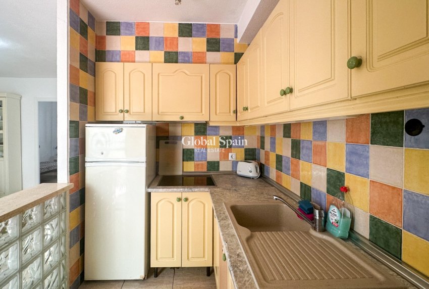 Wiederverkauf - WOHNUNG -
LA ZENIA - Costa Blanca