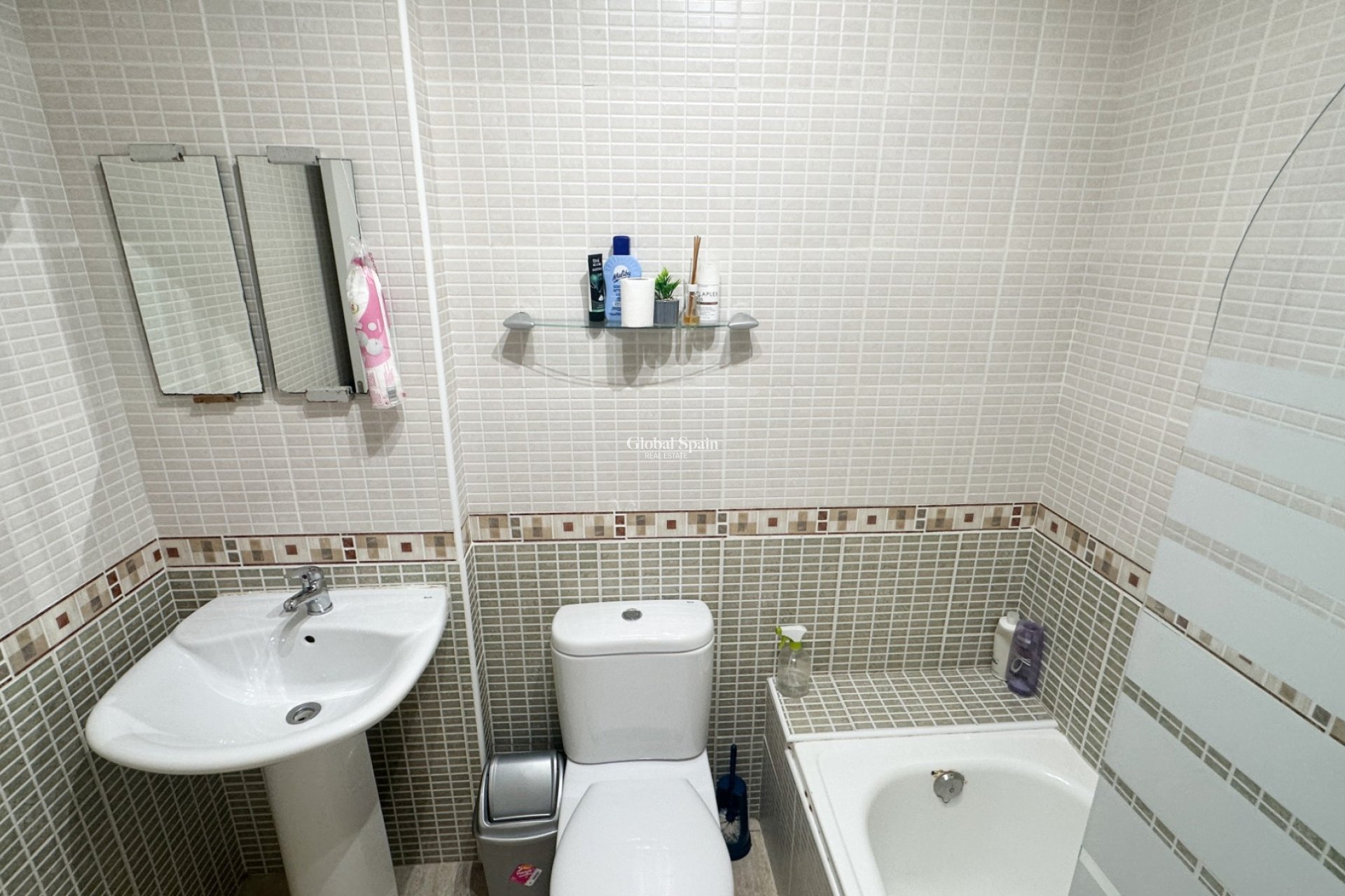 Wiederverkauf - WOHNUNG -
LA ZENIA - Costa Blanca