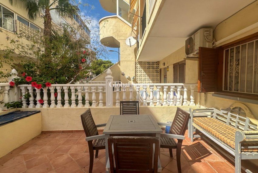Wiederverkauf - WOHNUNG -
LA ZENIA - Costa Blanca