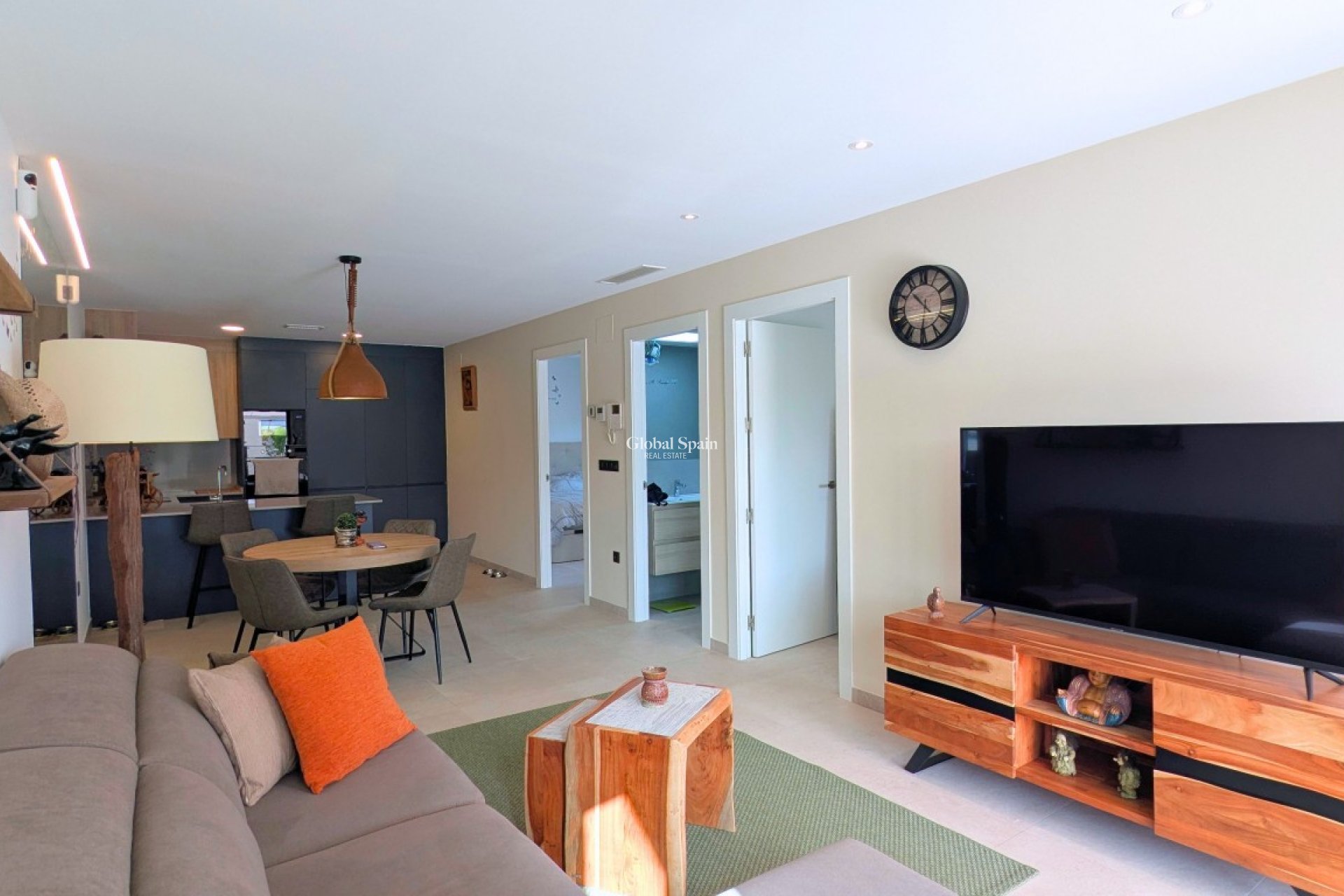 Wiederverkauf - WOHNUNG -
LO CRISPÍN - Inland