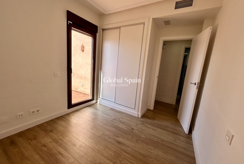 Wiederverkauf - WOHNUNG -
LOS ALCÁZARES