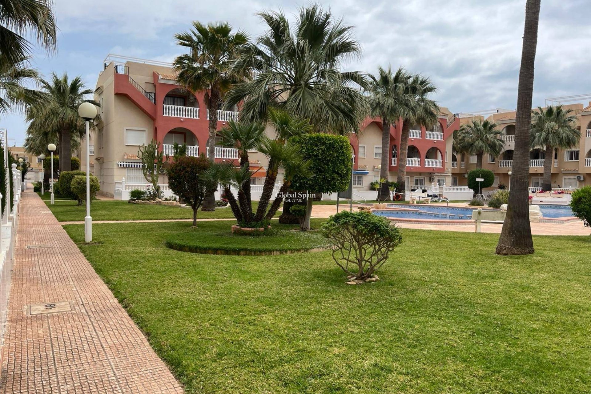 Wiederverkauf - WOHNUNG -
LOS ALCÁZARES