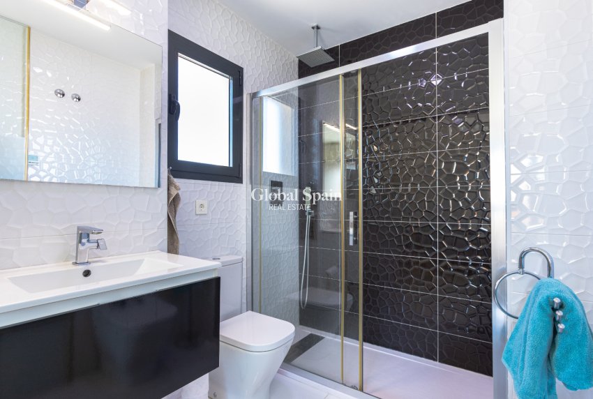 Wiederverkauf - WOHNUNG -
LOS BALCONES - LOS ALTOS - Costa Blanca