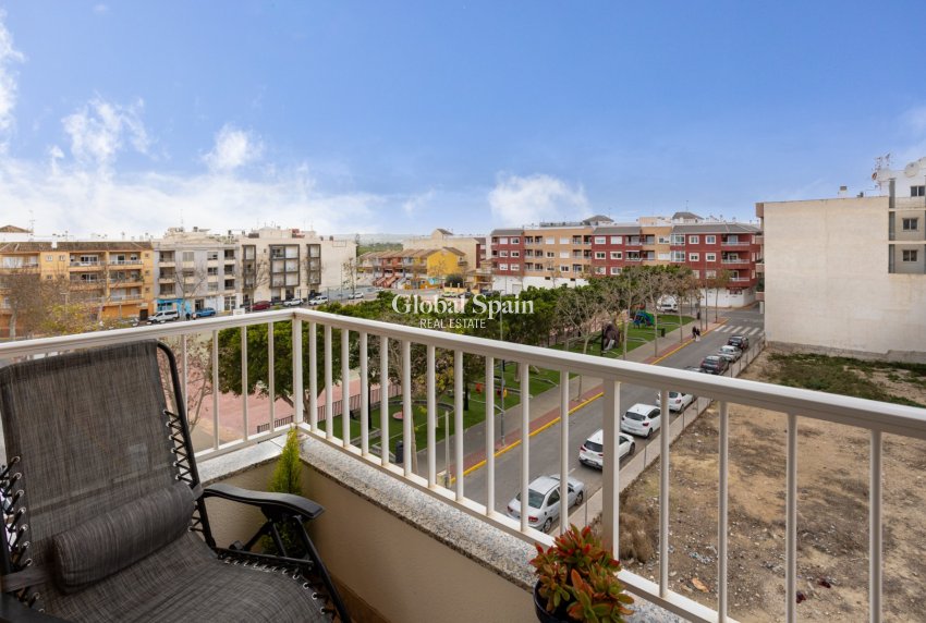 Wiederverkauf - WOHNUNG -
LOS MONTESINOS - Costa Blanca