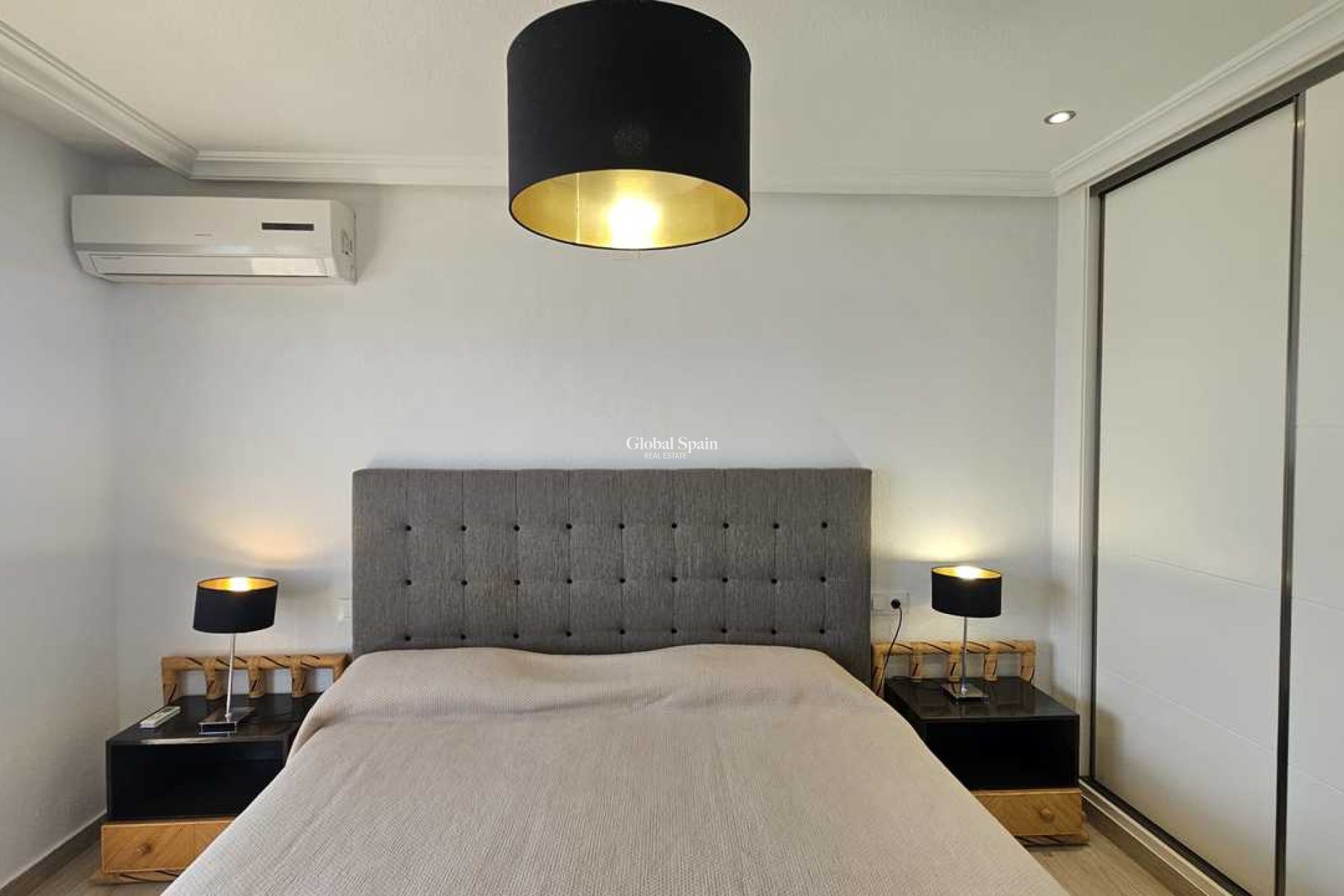 Wiederverkauf - WOHNUNG -
MIL PALMERAS  - Costa Blanca