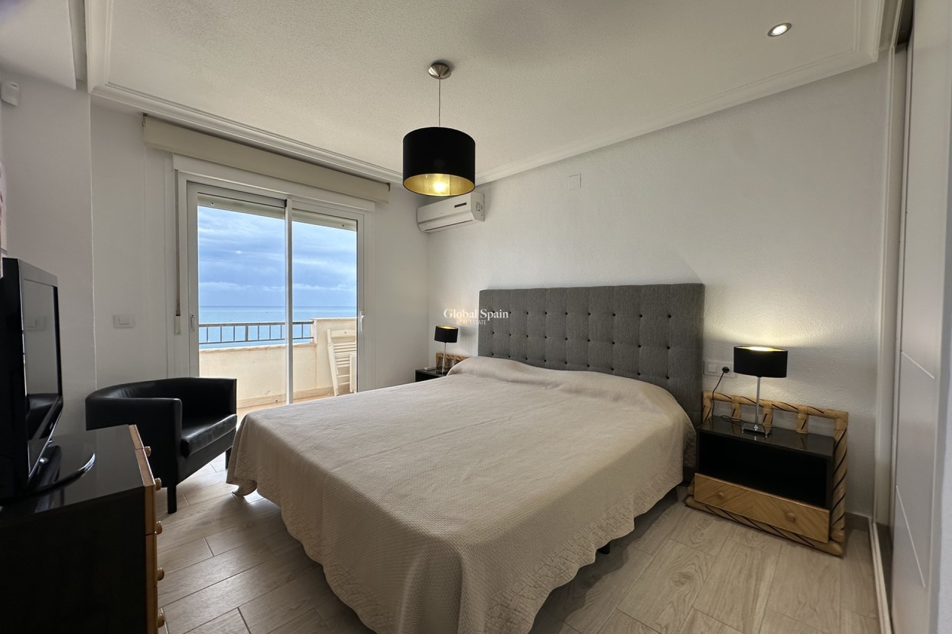 Wiederverkauf - WOHNUNG -
MIL PALMERAS  - Costa Blanca