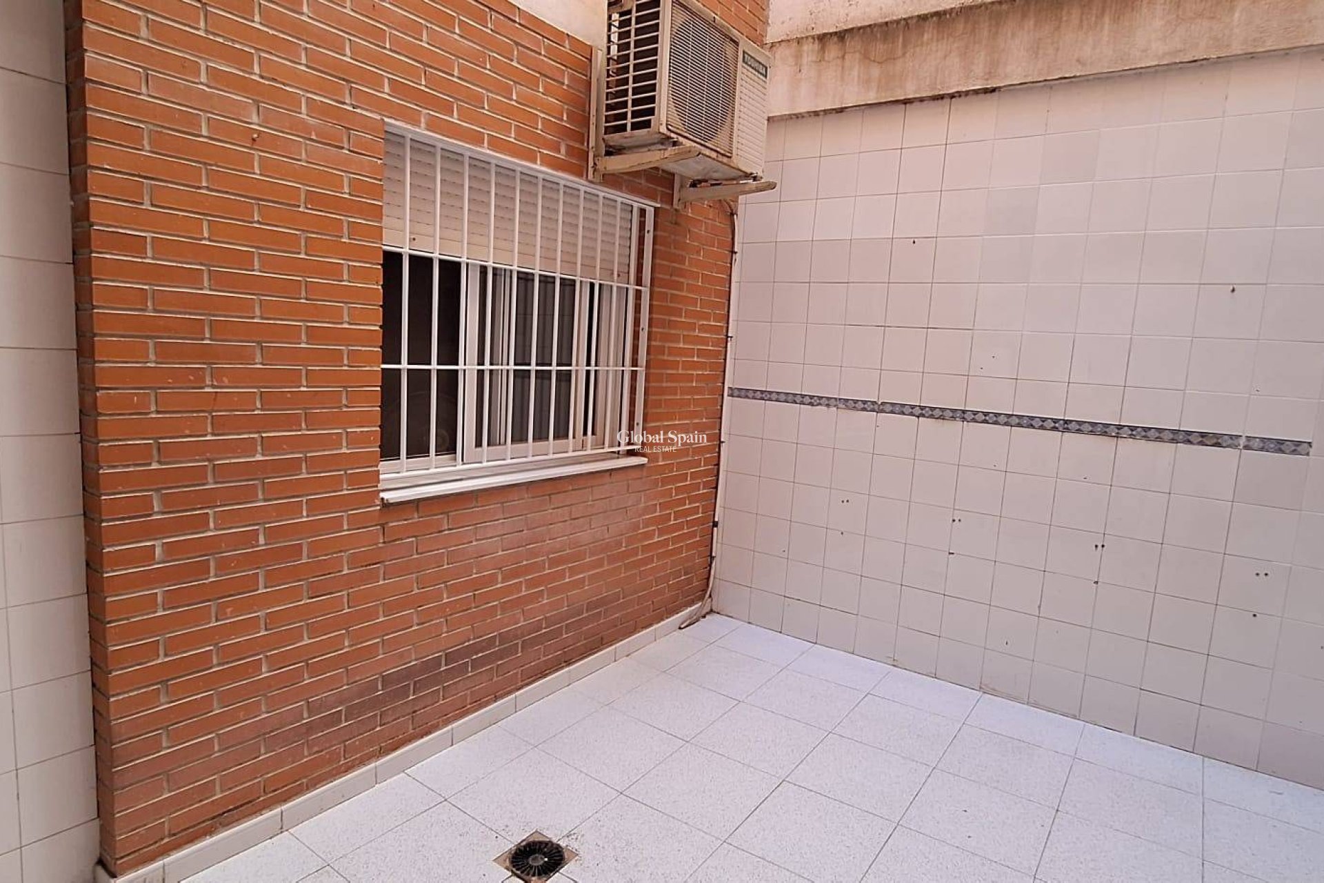 Wiederverkauf - WOHNUNG -
MURCIA - San Benito-patiño