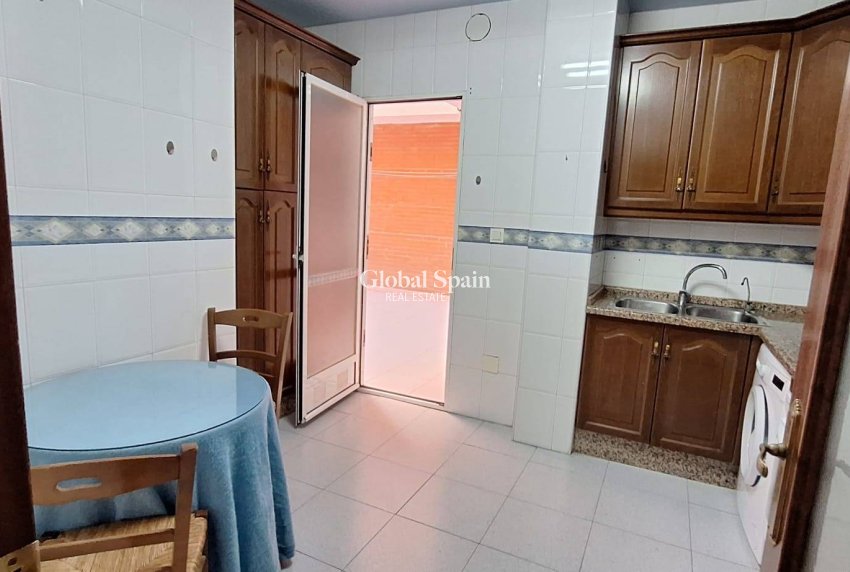 Wiederverkauf - WOHNUNG -
MURCIA - San Benito-patiño