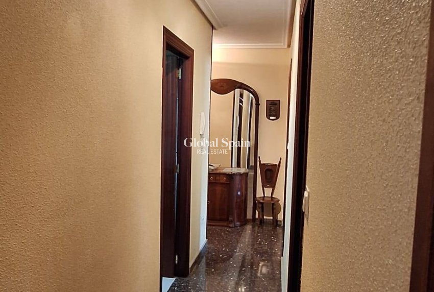 Wiederverkauf - WOHNUNG -
MURCIA - San Benito-patiño