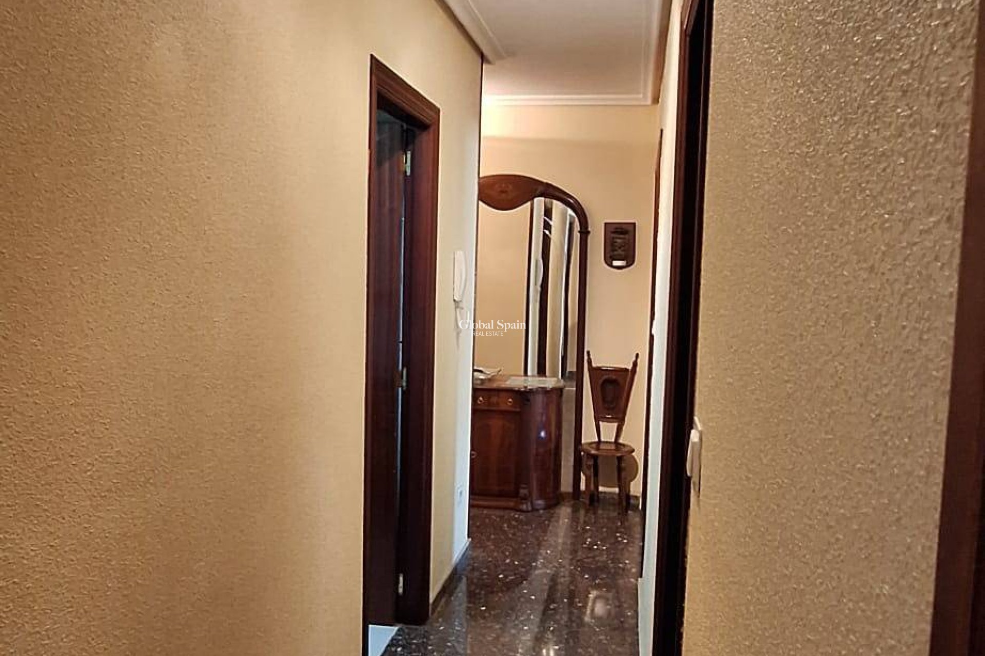 Wiederverkauf - WOHNUNG -
MURCIA - San Benito-patiño