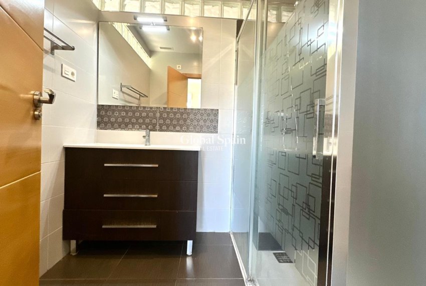 Wiederverkauf - WOHNUNG -
ORIHUELA COSTA - Altos de campoamor