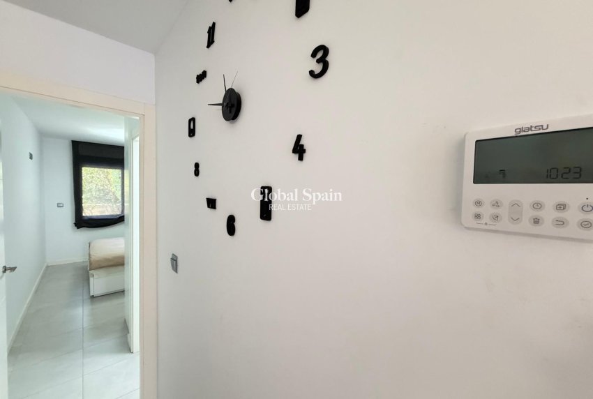 Wiederverkauf - WOHNUNG -
ORIHUELA COSTA - Altos de campoamor