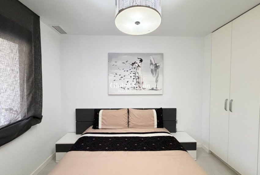 Wiederverkauf - WOHNUNG -
ORIHUELA COSTA - Altos de campoamor