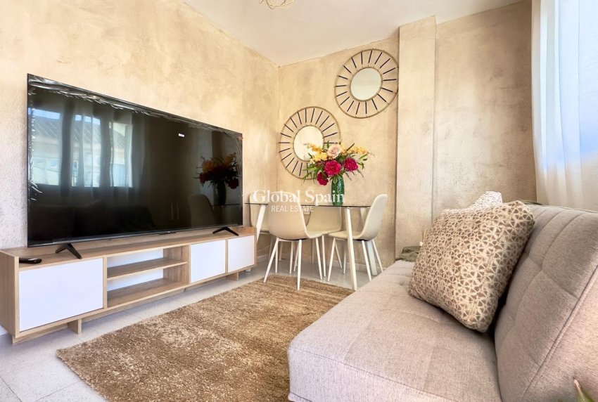 Wiederverkauf - WOHNUNG -
ORIHUELA COSTA - CABO ROIG