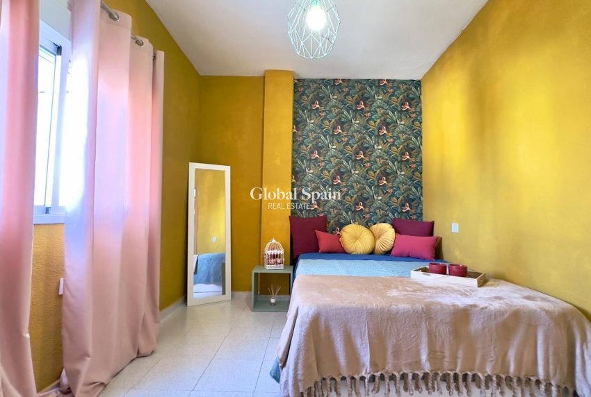 Wiederverkauf - WOHNUNG -
ORIHUELA COSTA - CABO ROIG