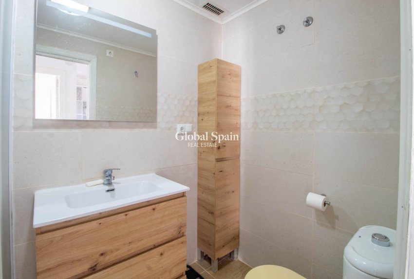 Wiederverkauf - WOHNUNG -
ORIHUELA COSTA - CABO ROIG
