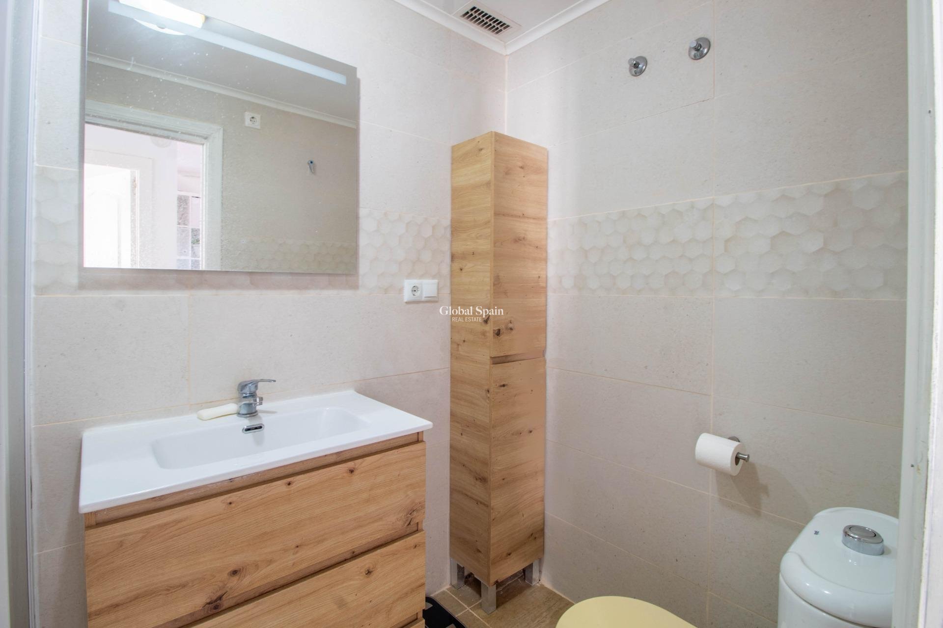 Wiederverkauf - WOHNUNG -
ORIHUELA COSTA - CABO ROIG