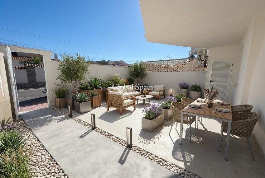 Wiederverkauf - WOHNUNG -
ORIHUELA COSTA - CABO ROIG