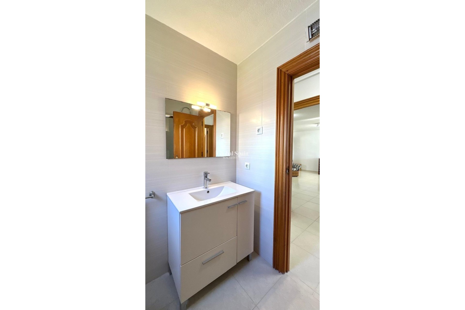 Wiederverkauf - WOHNUNG -
ORIHUELA COSTA - CAMPOAMOR