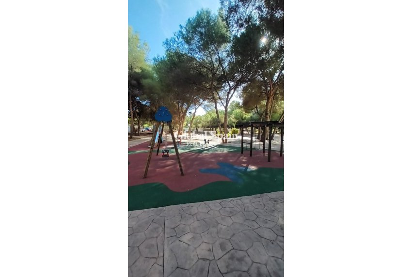 Wiederverkauf - WOHNUNG -
ORIHUELA COSTA - CAMPOAMOR