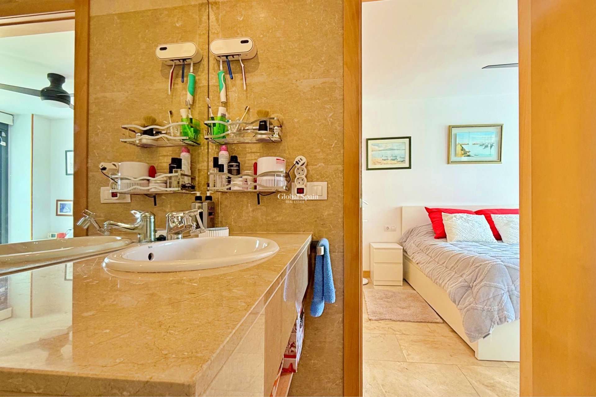 Wiederverkauf - WOHNUNG -
ORIHUELA COSTA - CAMPOAMOR