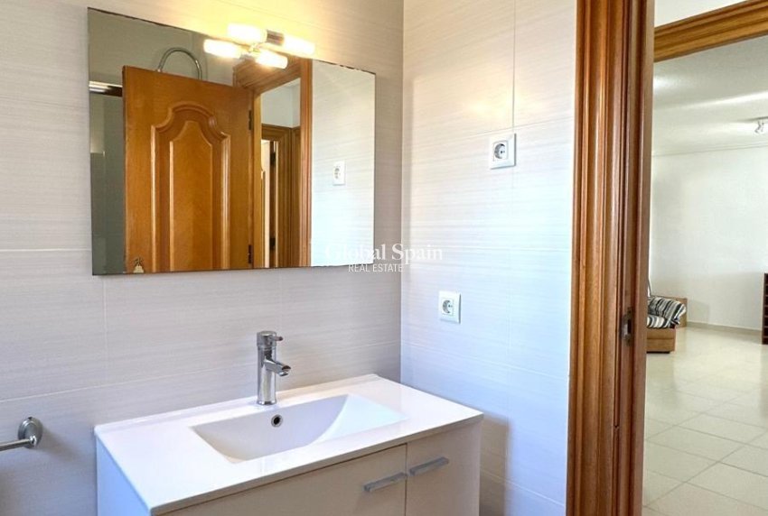 Wiederverkauf - WOHNUNG -
ORIHUELA COSTA - CAMPOAMOR