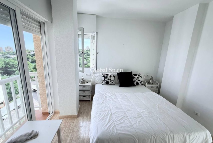 Wiederverkauf - WOHNUNG -
ORIHUELA COSTA - CAMPOAMOR