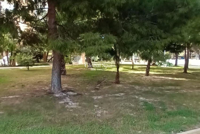 Wiederverkauf - WOHNUNG -
ORIHUELA COSTA - CAMPOAMOR