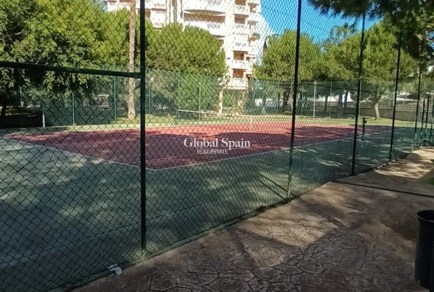 Wiederverkauf - WOHNUNG -
ORIHUELA COSTA - CAMPOAMOR