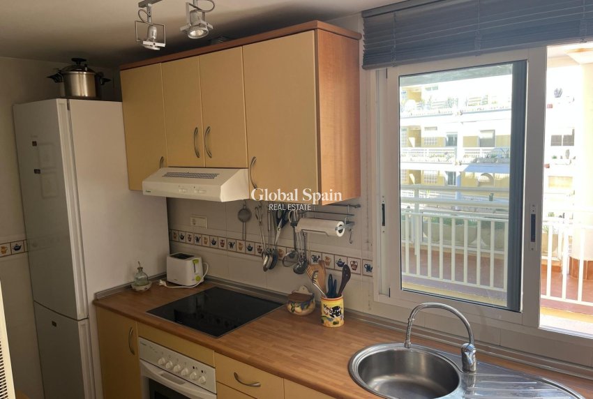 Wiederverkauf - WOHNUNG -
ORIHUELA COSTA - CAMPOAMOR