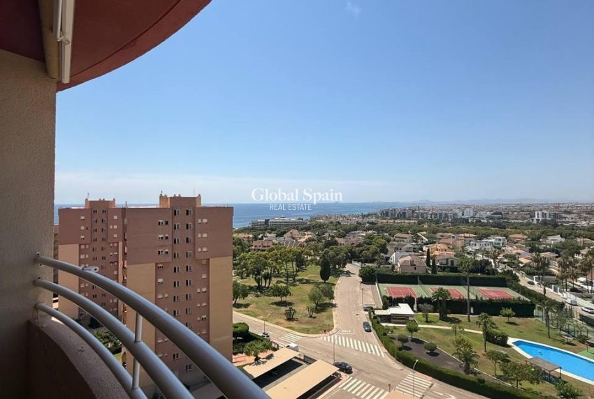 Wiederverkauf - WOHNUNG -
ORIHUELA COSTA - CAMPOAMOR