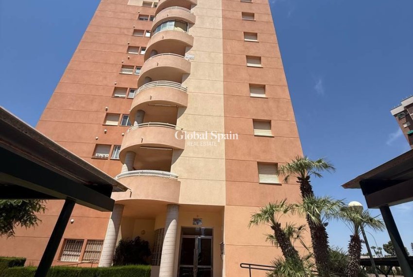 Wiederverkauf - WOHNUNG -
ORIHUELA COSTA - CAMPOAMOR
