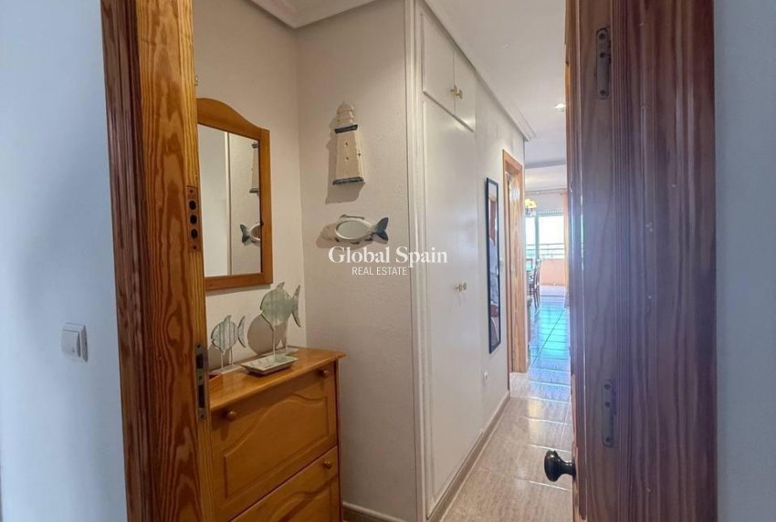 Wiederverkauf - WOHNUNG -
ORIHUELA COSTA - CAMPOAMOR